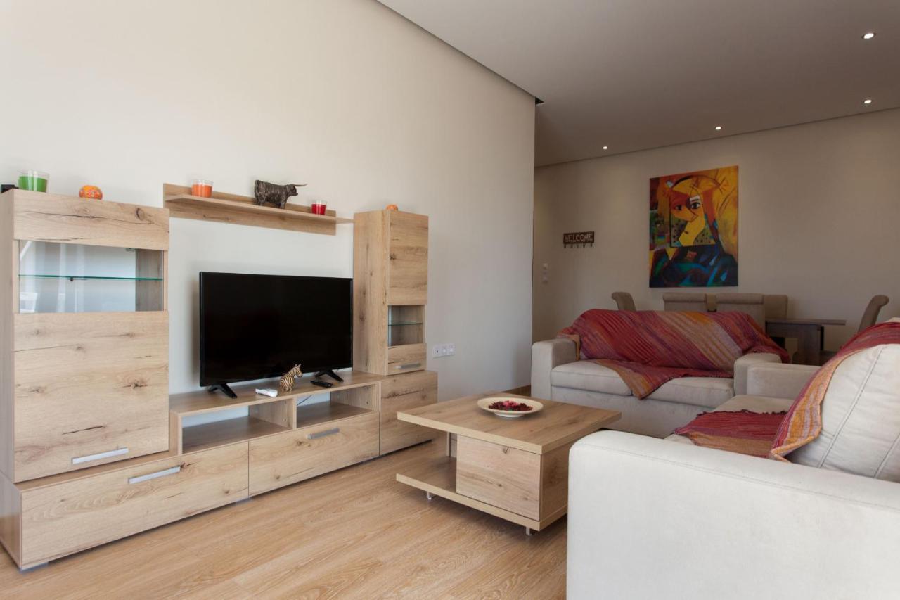 Modern Apt In Glyfada A Breath Away From The Sea - The View Atenas Exterior foto