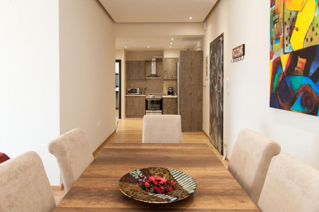 Modern Apt In Glyfada A Breath Away From The Sea - The View Atenas Exterior foto