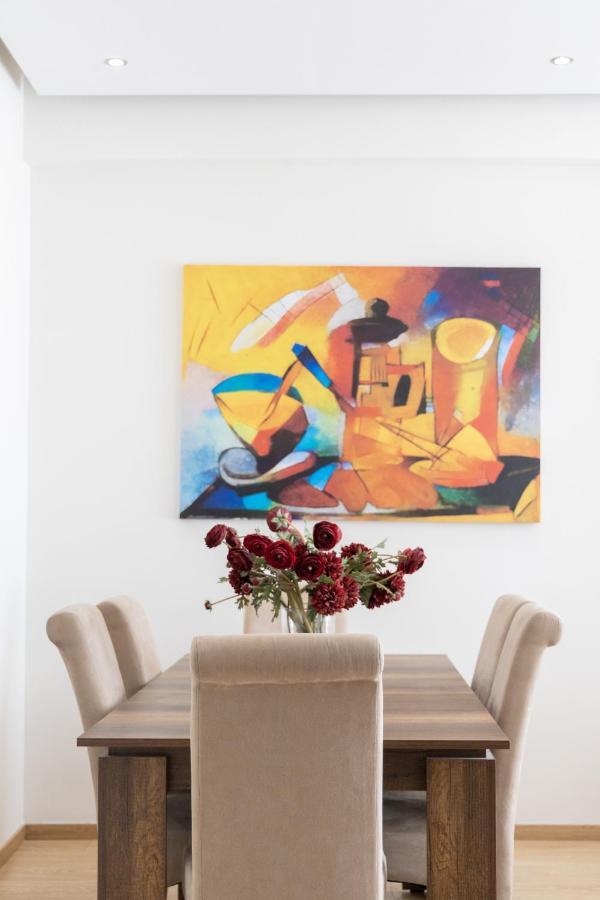 Modern Apt In Glyfada A Breath Away From The Sea - The View Atenas Exterior foto