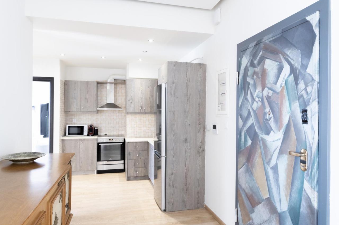 Modern Apt In Glyfada A Breath Away From The Sea - The View Atenas Exterior foto
